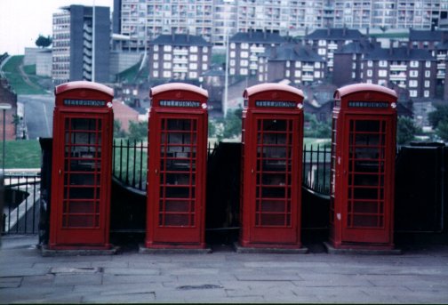 fitzalan_square_phone_boxes.jpg (41432 bytes)